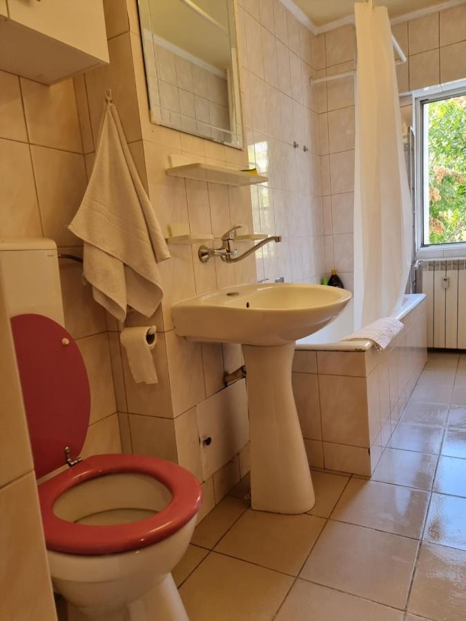 דירות Charming And Intimate Getaway In Bucharest - Near Unirii Square מראה חיצוני תמונה